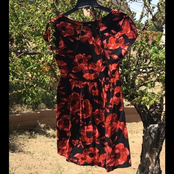 🌻 Volcom Babydoll Style summer dress size 10p GUC - Picture 3 of 4
